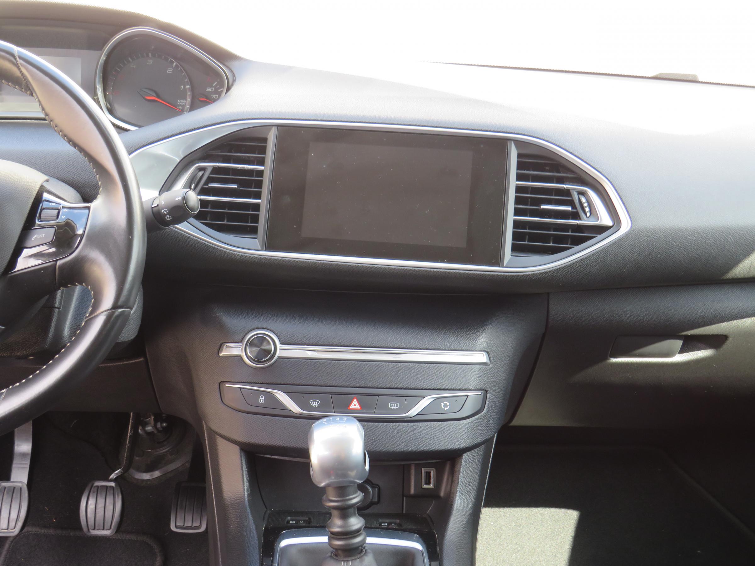 Peugeot 308, 2019 - pohled č. 10