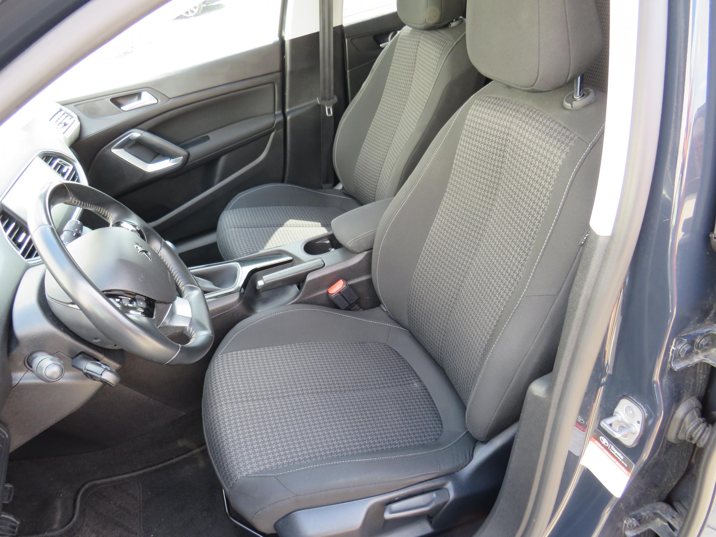 Peugeot 308, 2019 - pohled č. 12