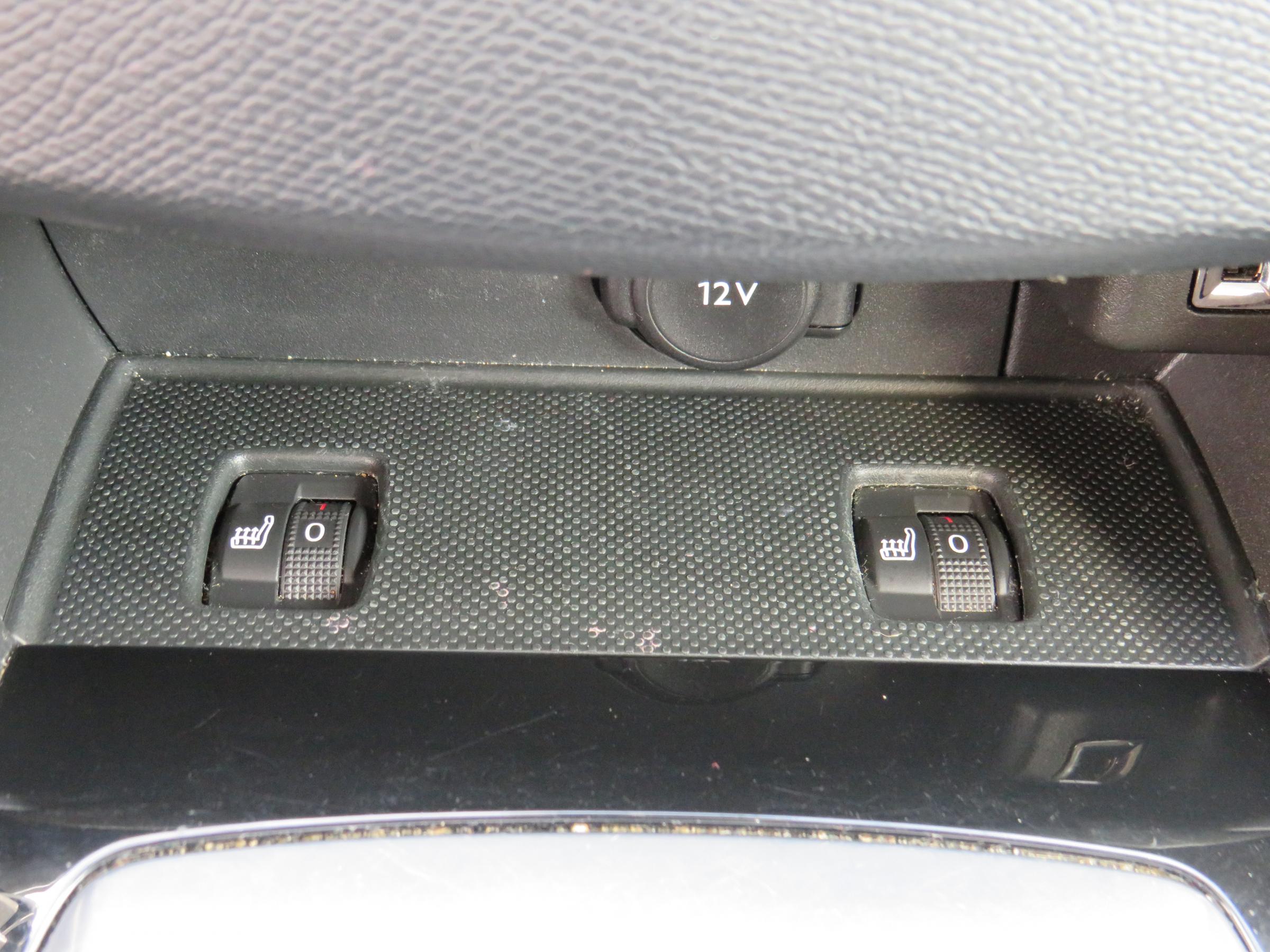 Peugeot 308, 2019 - pohled č. 17