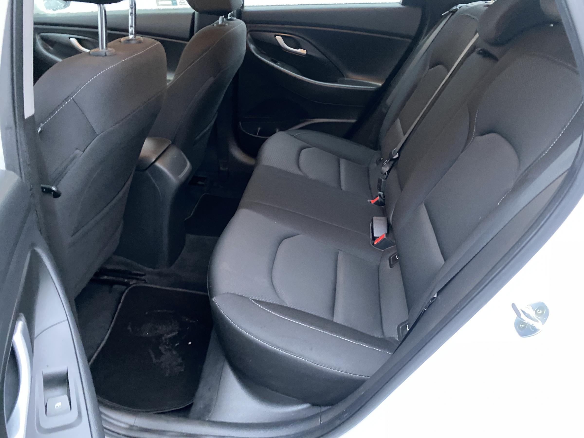 Hyundai i30, 2019 - pohled č. 10