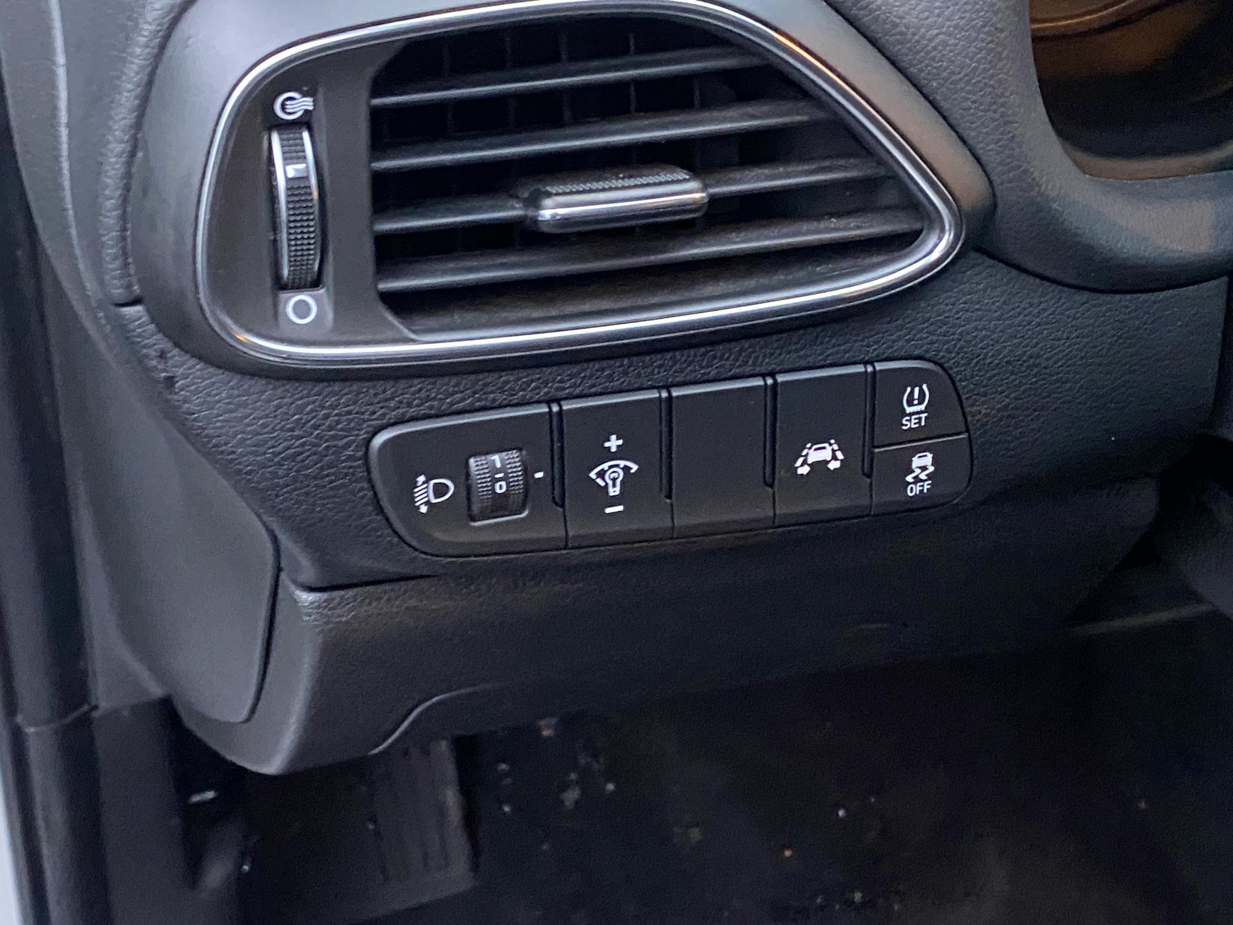 Hyundai i30, 2019 - pohled č. 12