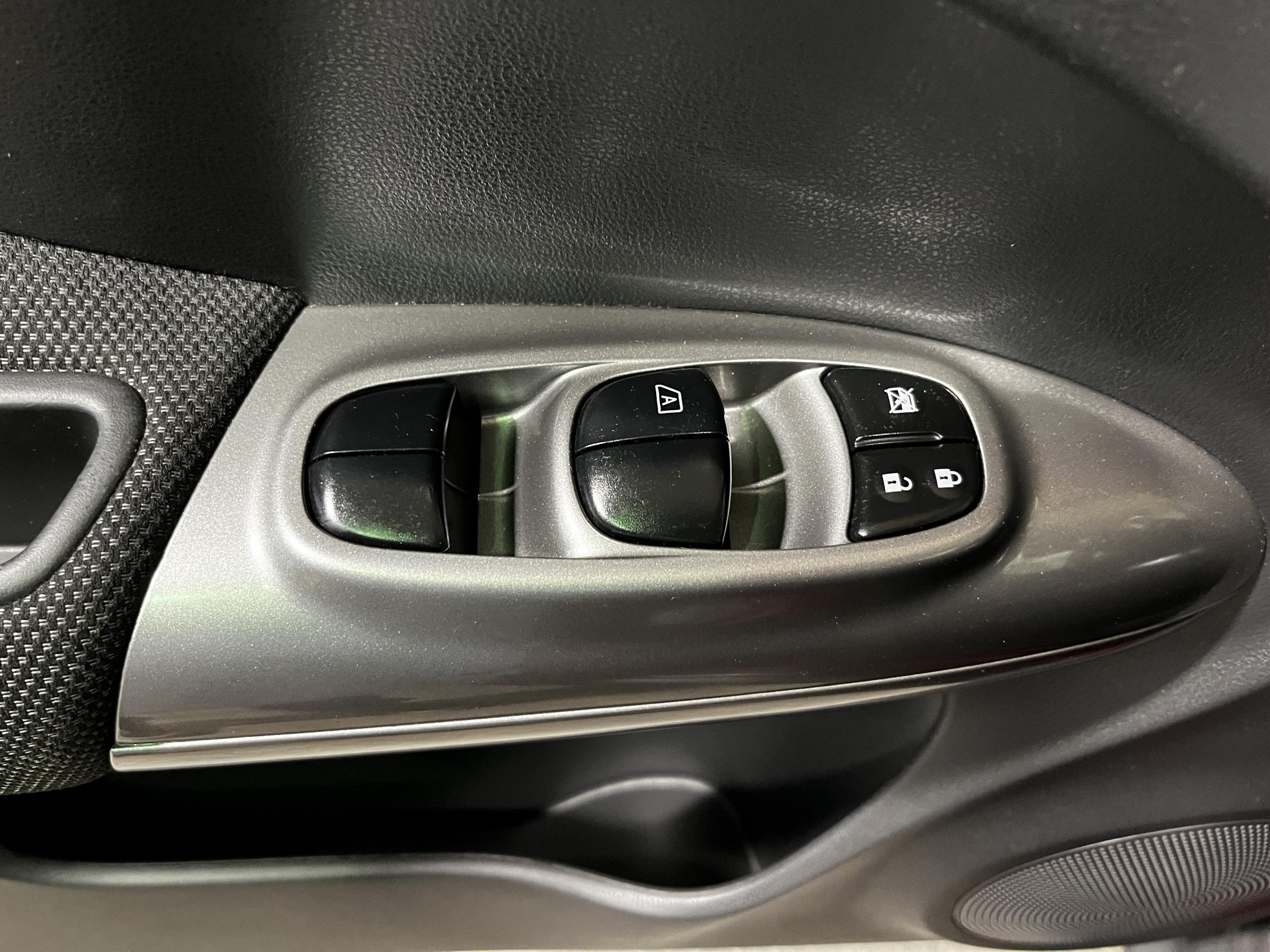 Nissan Juke, 2012 - pohled č. 12