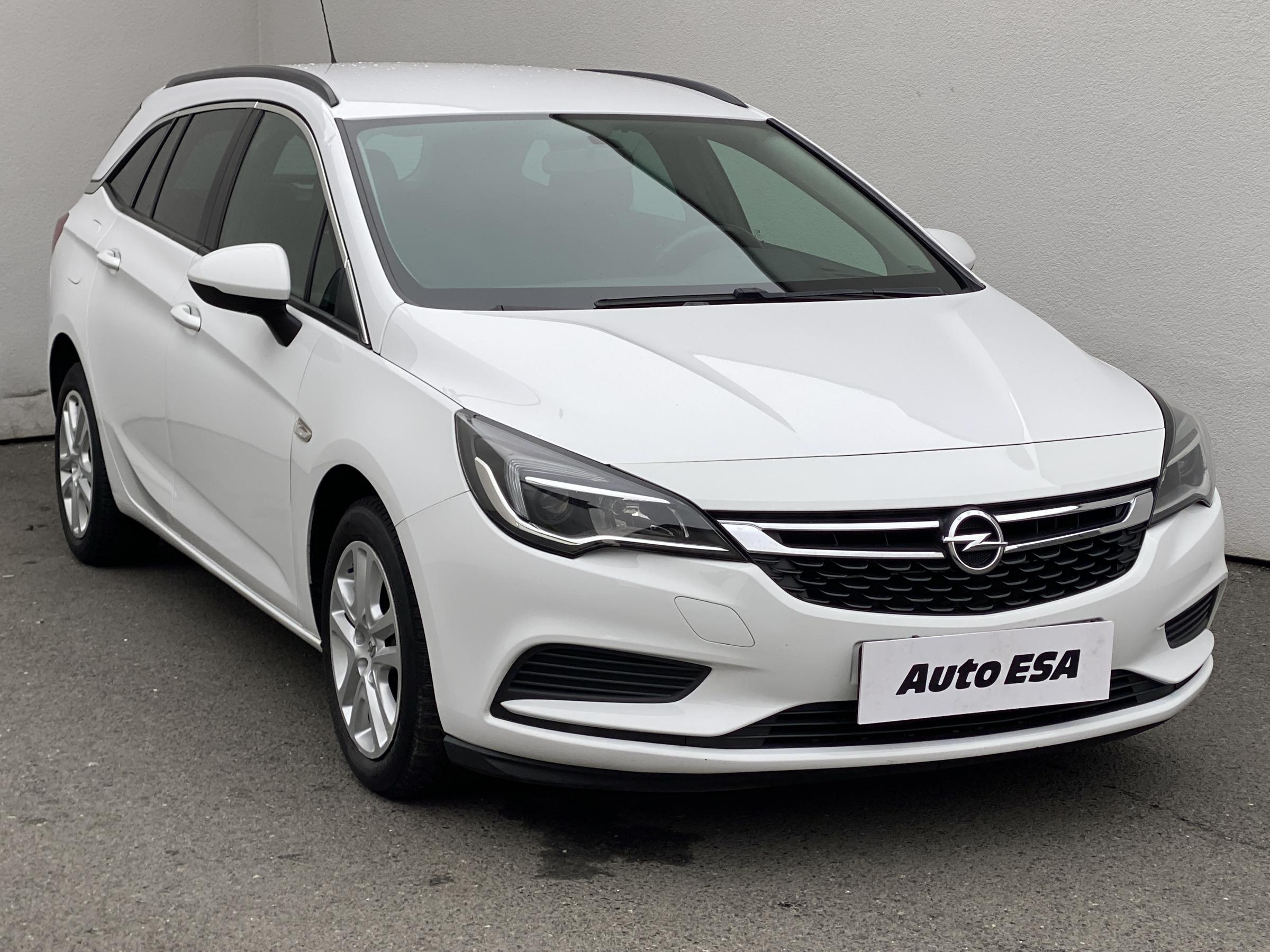 Opel Astra, 2016 - celkový pohled