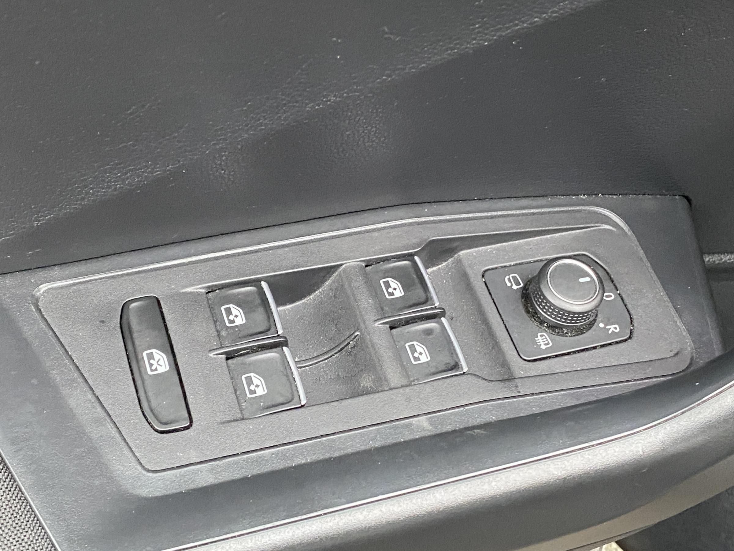 Volkswagen T-Roc, 2019 - pohled č. 11