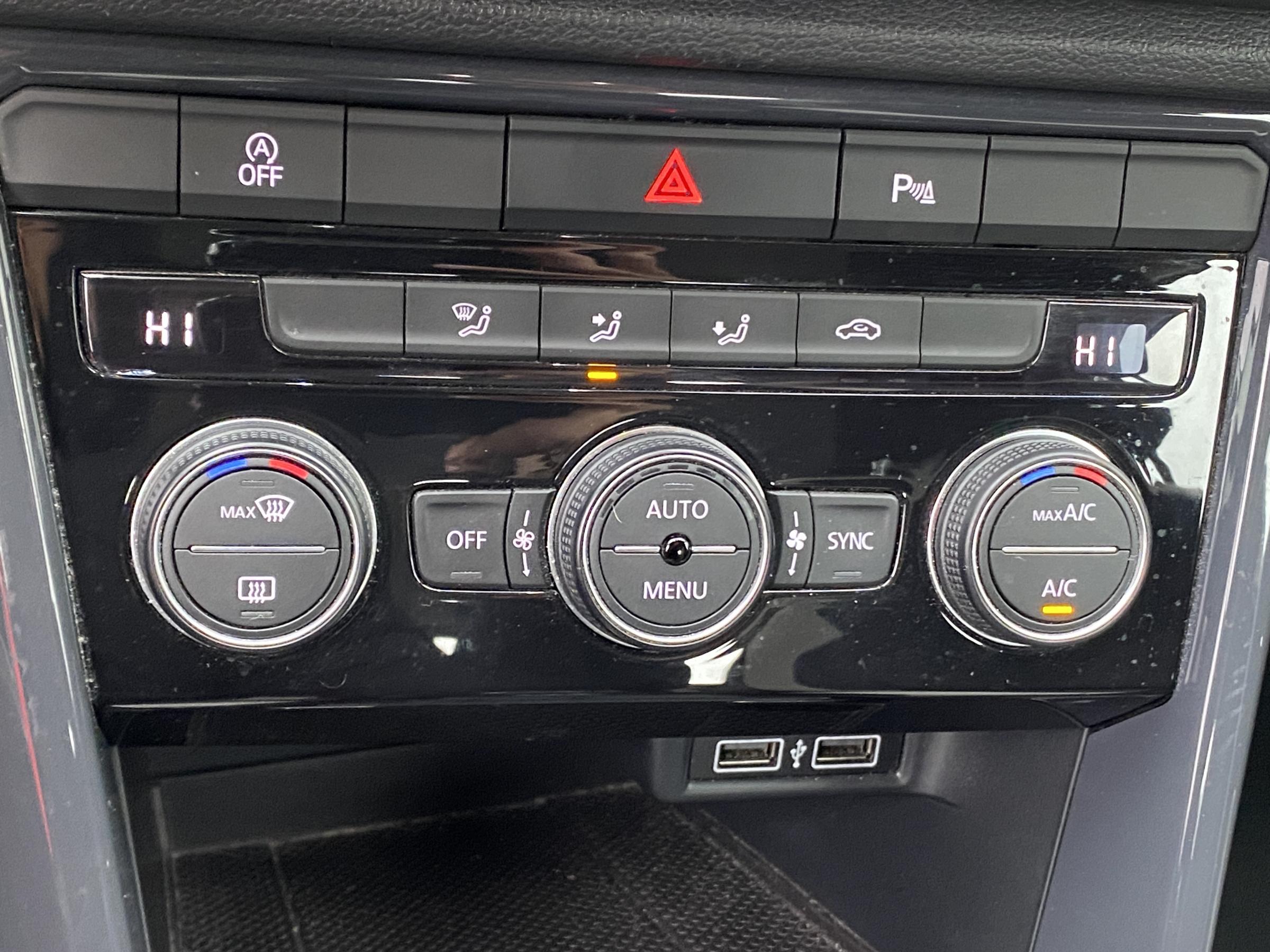 Volkswagen T-Roc, 2019 - pohled č. 14