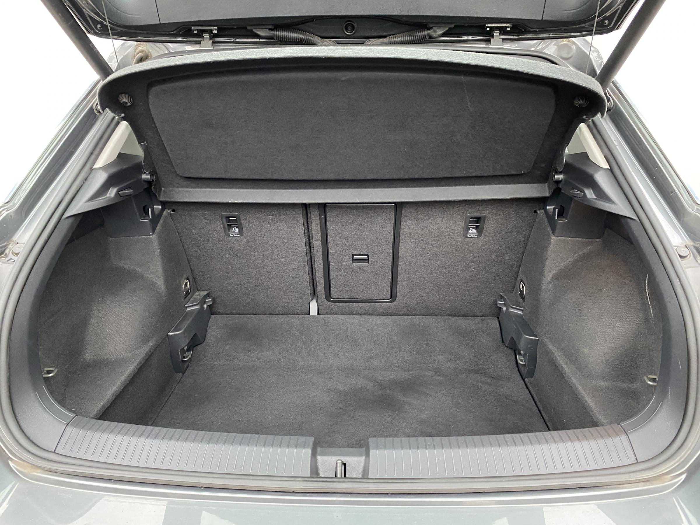 Volkswagen T-Roc, 2019 - pohled č. 7