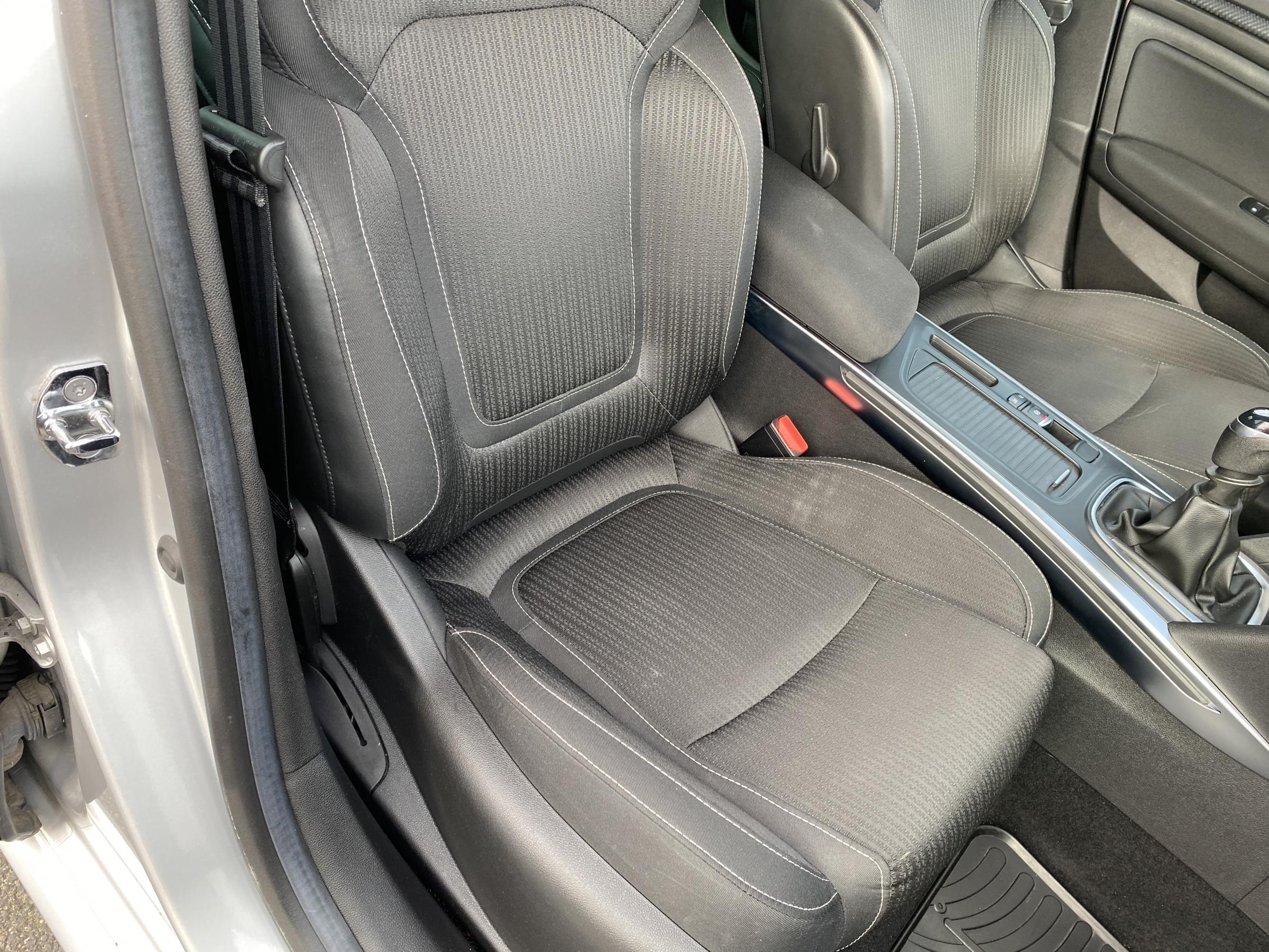 Renault Mégane, 2019 - pohled č. 12