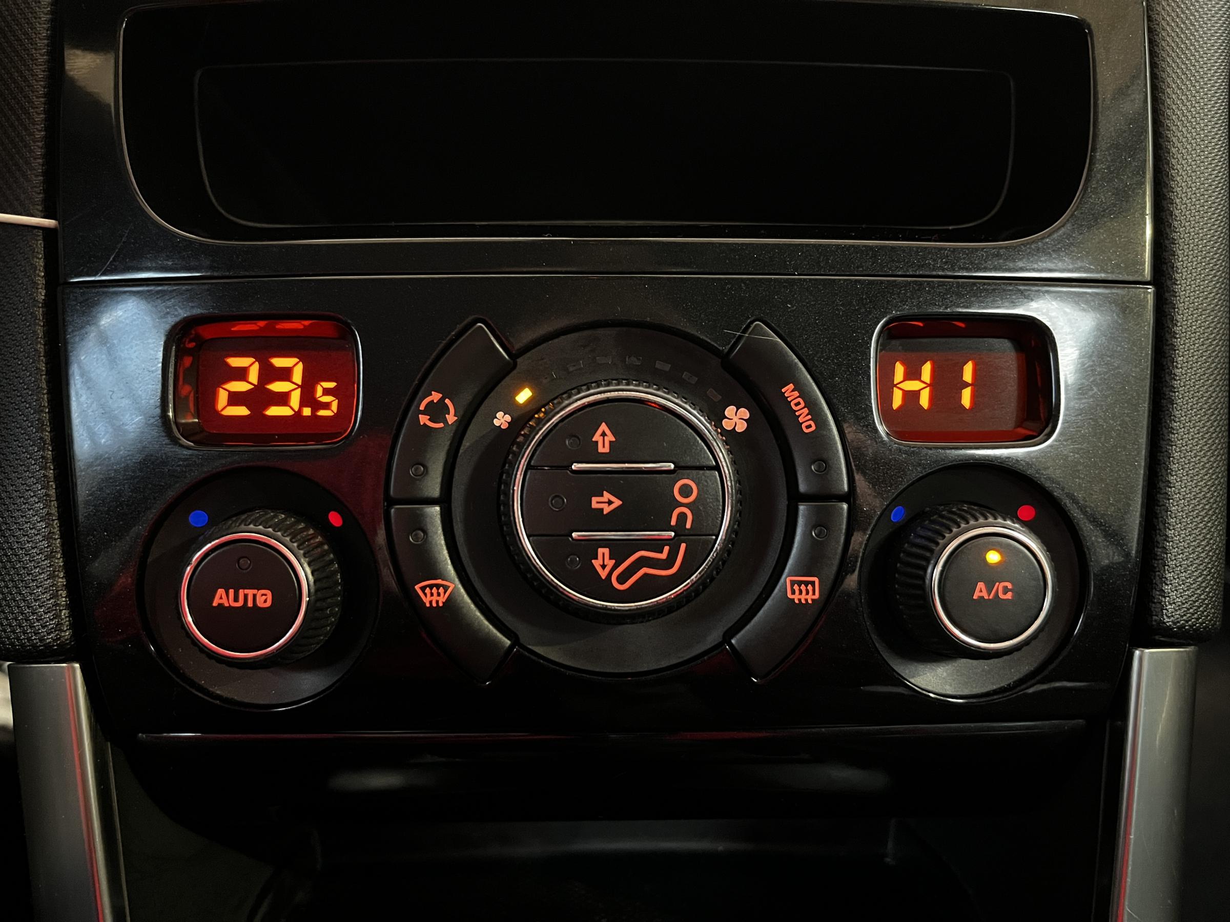 Peugeot 308, 2014 - pohled č. 16