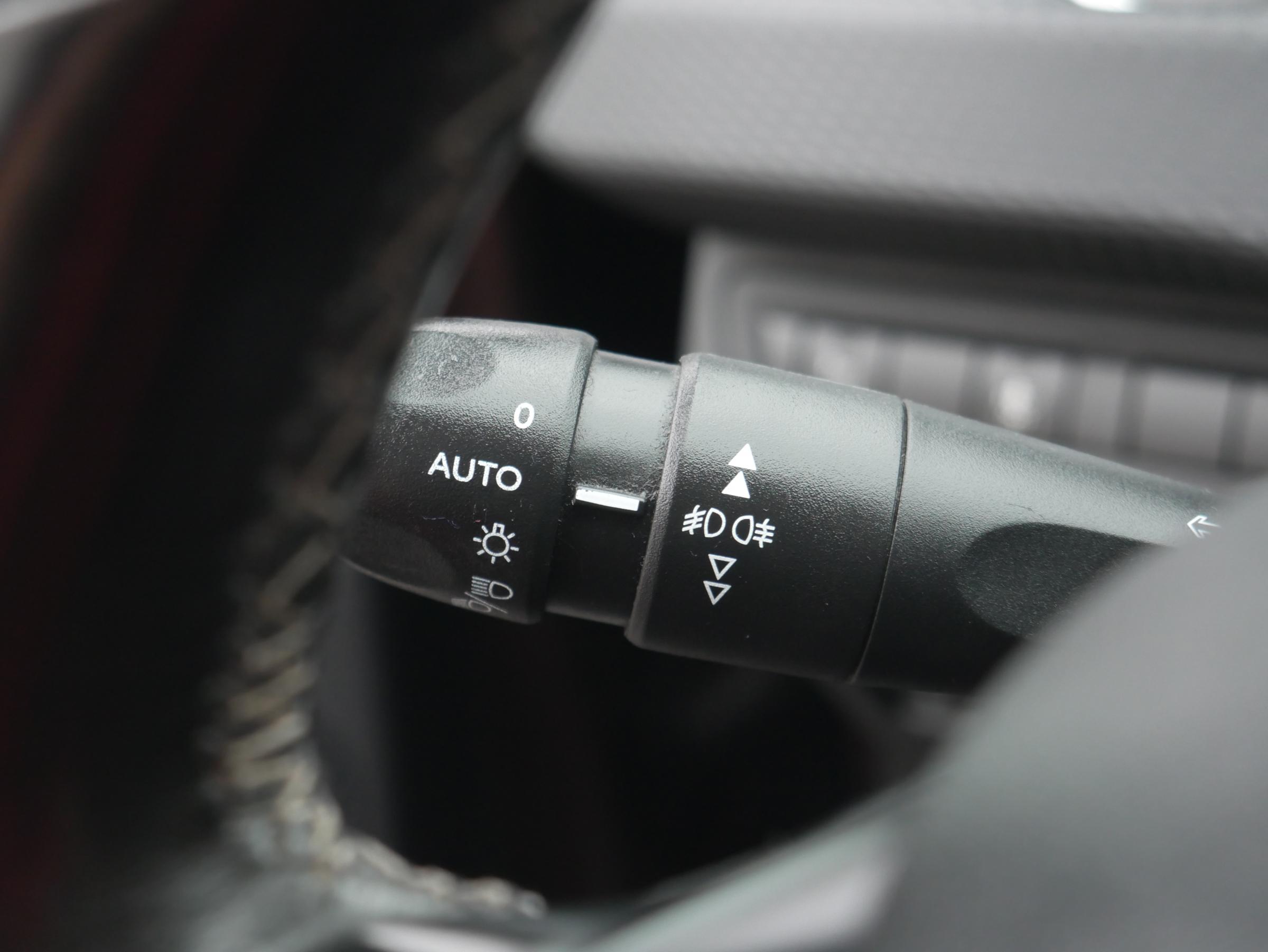 Peugeot 2008, 2013 - pohled č. 15