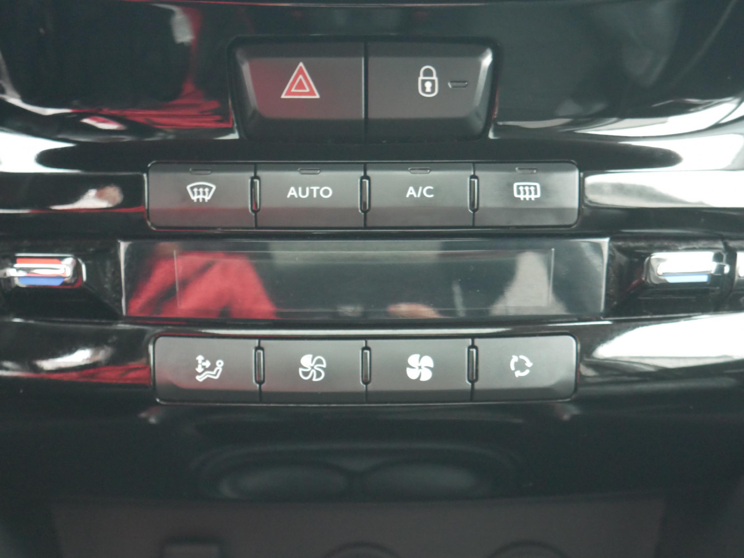 Peugeot 2008, 2013 - pohled č. 18