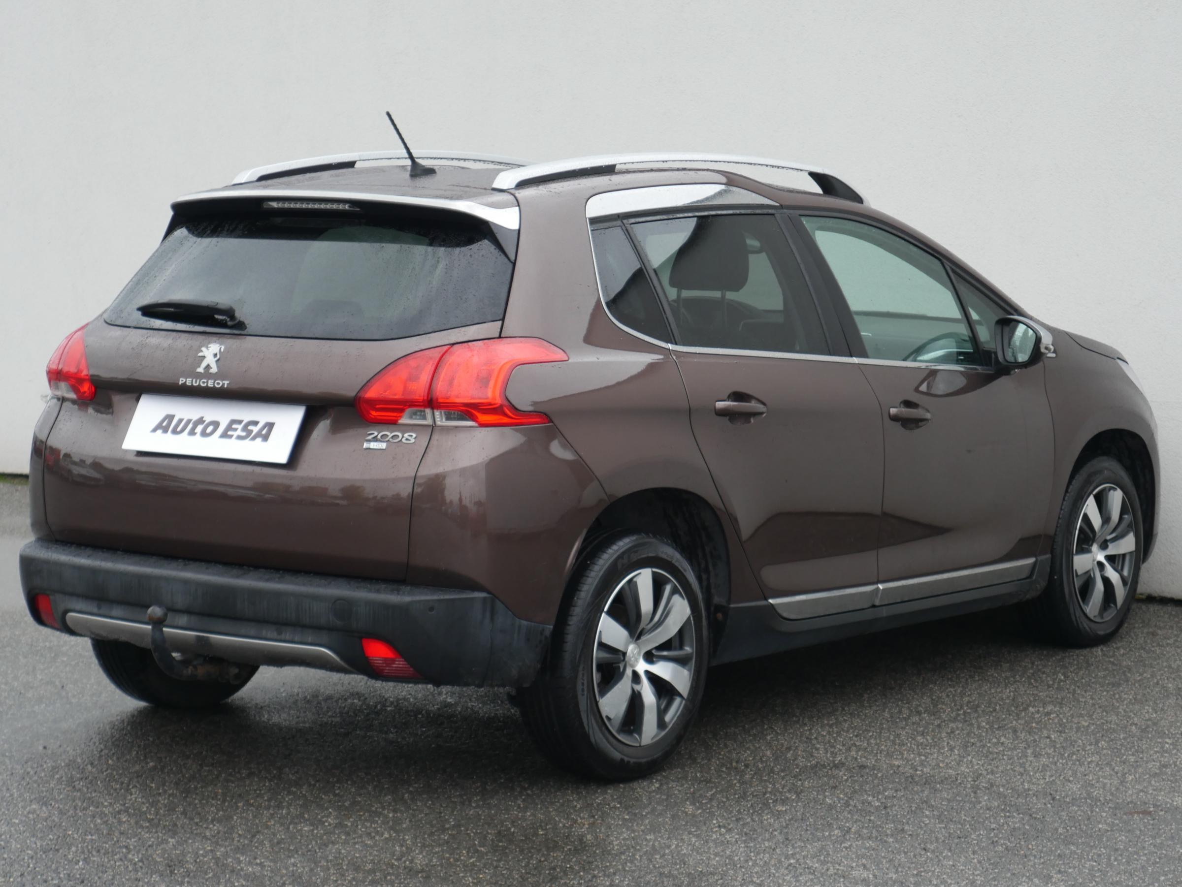 Peugeot 2008, 2013 - pohled č. 4