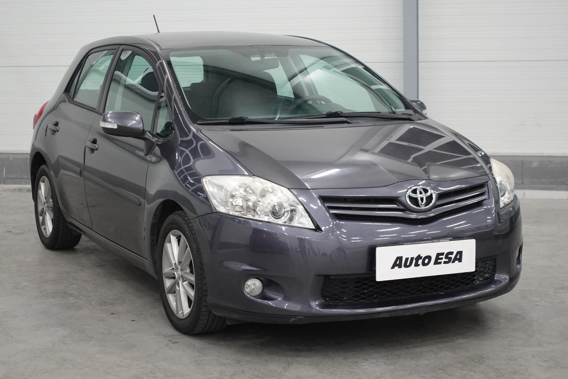 Toyota Auris, 2011