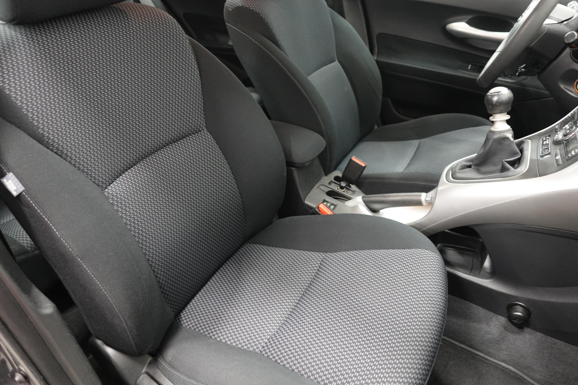 Toyota Auris, 2011 - pohled č. 12