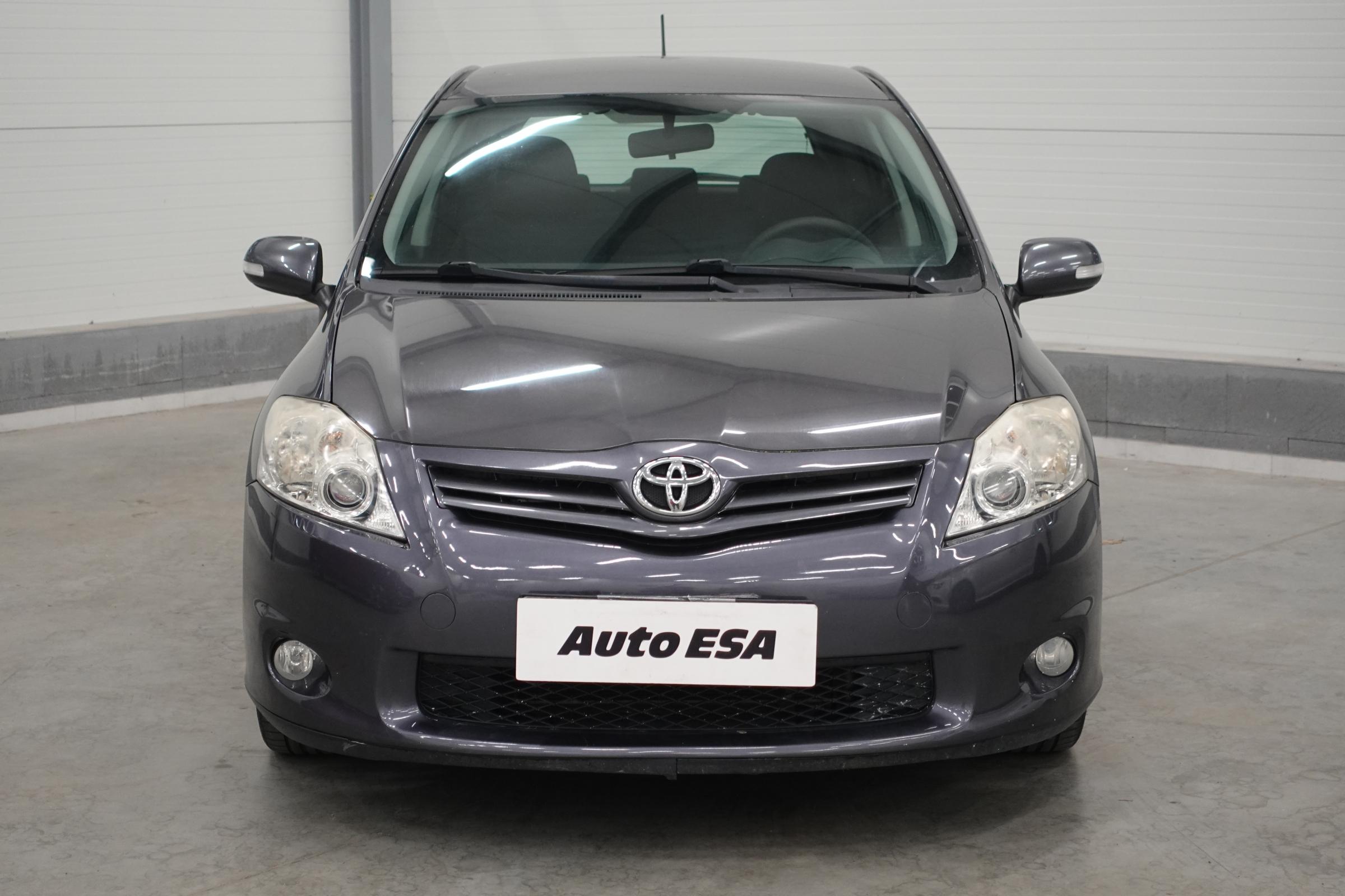 Toyota Auris, 2011 - pohled č. 2