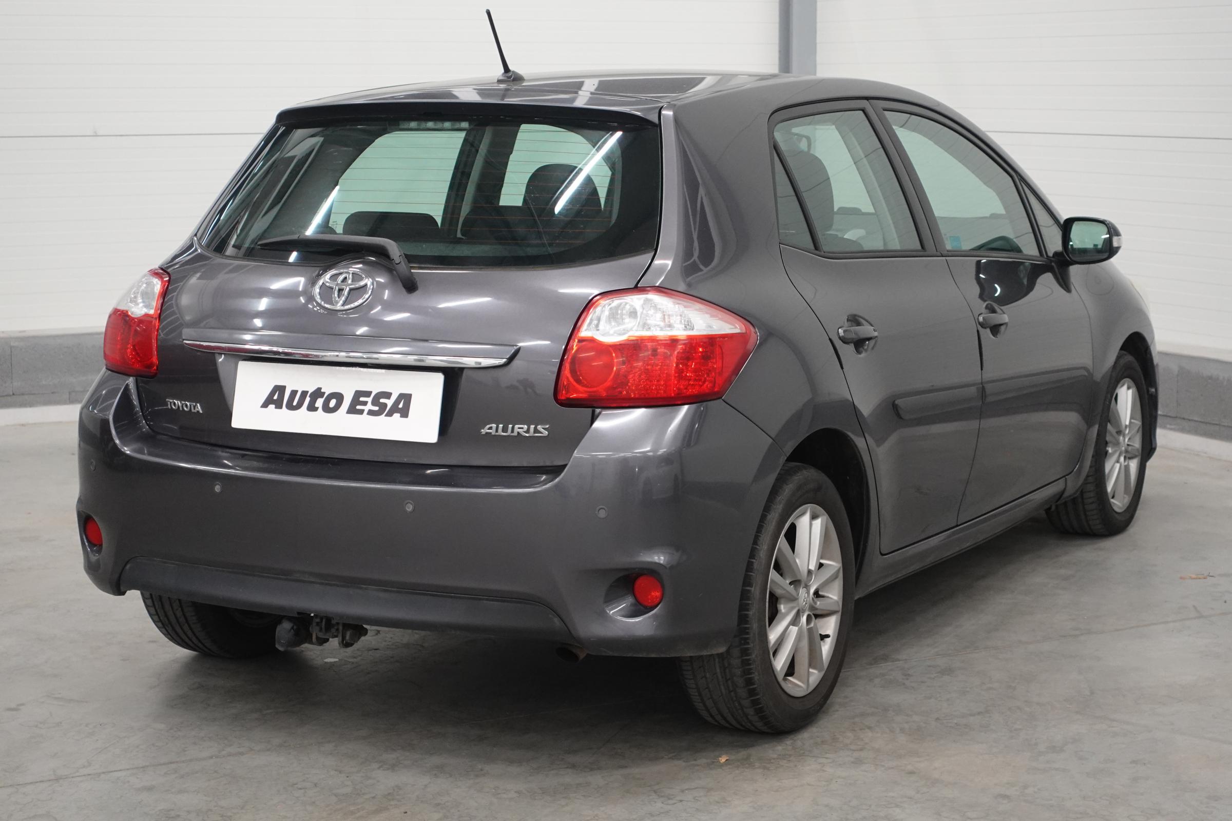 Toyota Auris, 2011 - pohled č. 4