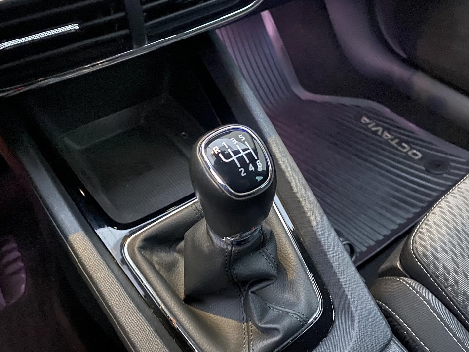 Škoda Octavia IV 1.5 TSi Style