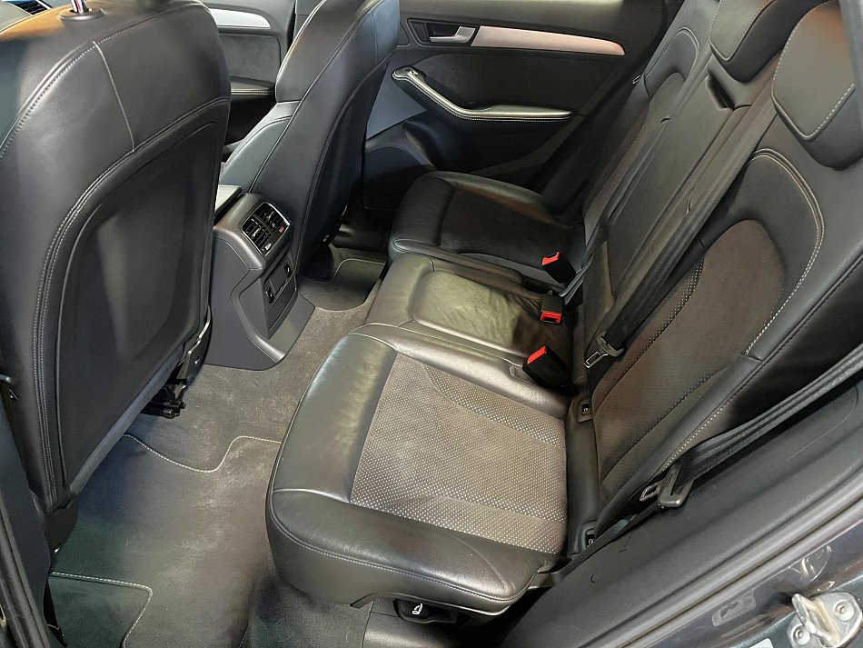 Audi Q5 2.0TDi S-line Quattro