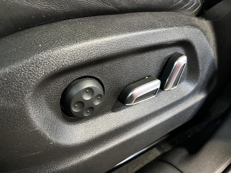 Audi Q5 2.0TDi S-line Quattro