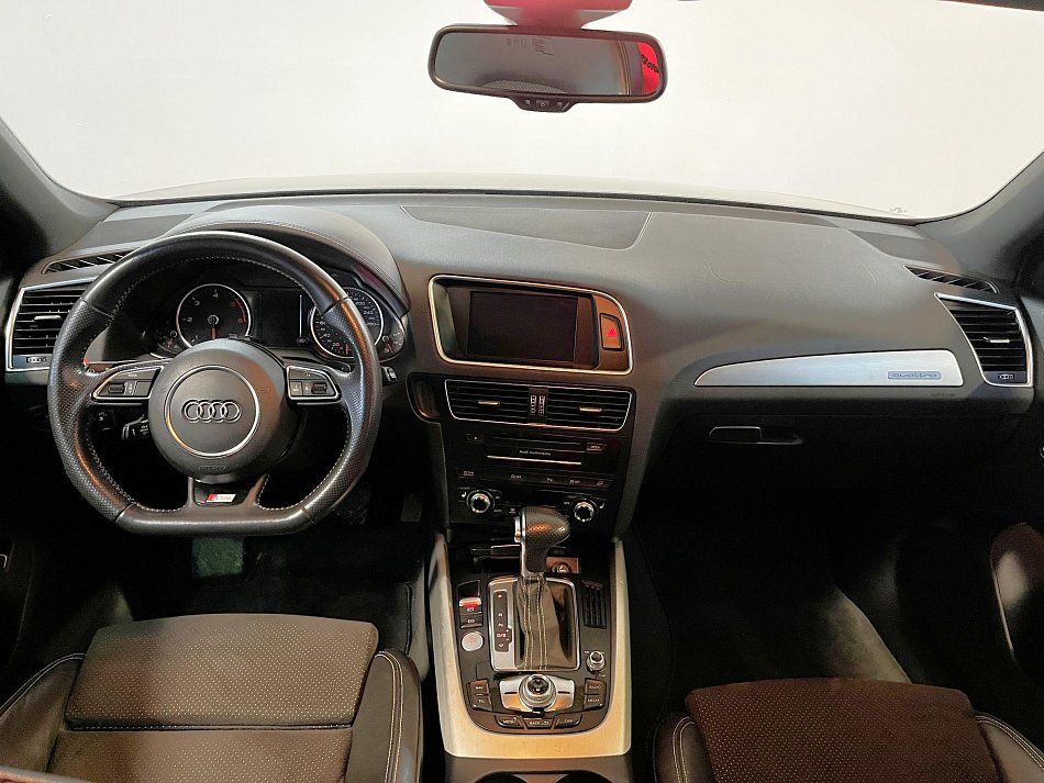 Audi Q5 2.0TDi S-line Quattro