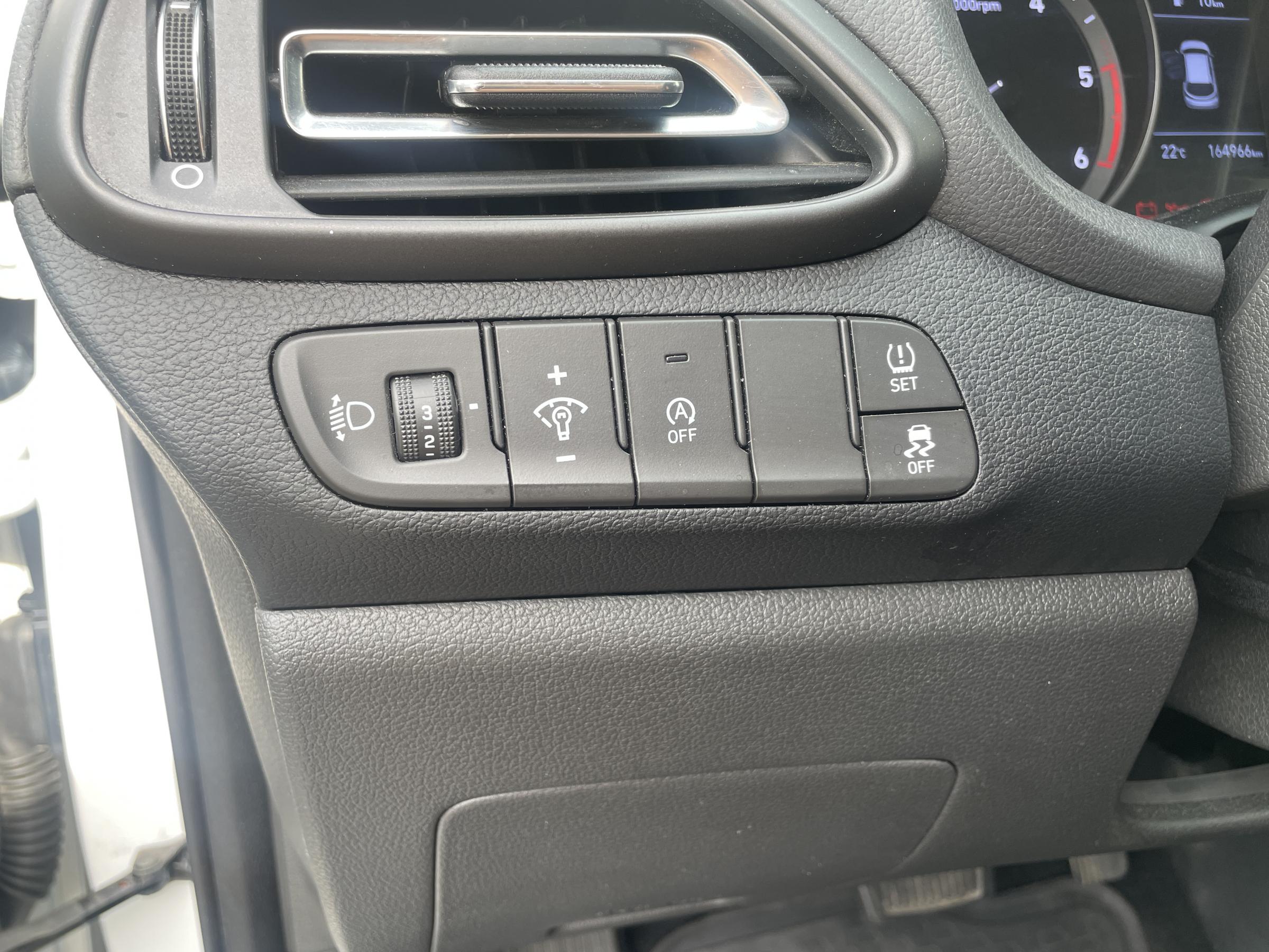 Hyundai i30, 2021 - pohled č. 14