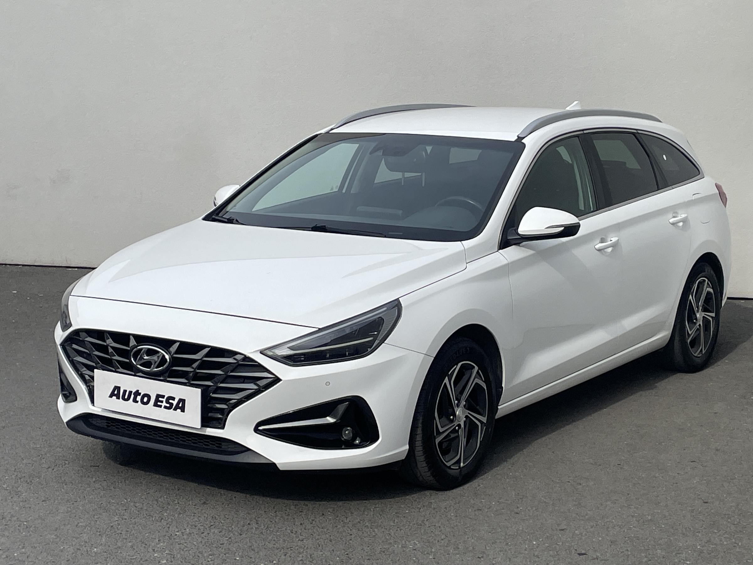 Hyundai i30, 2021 - pohled č. 3