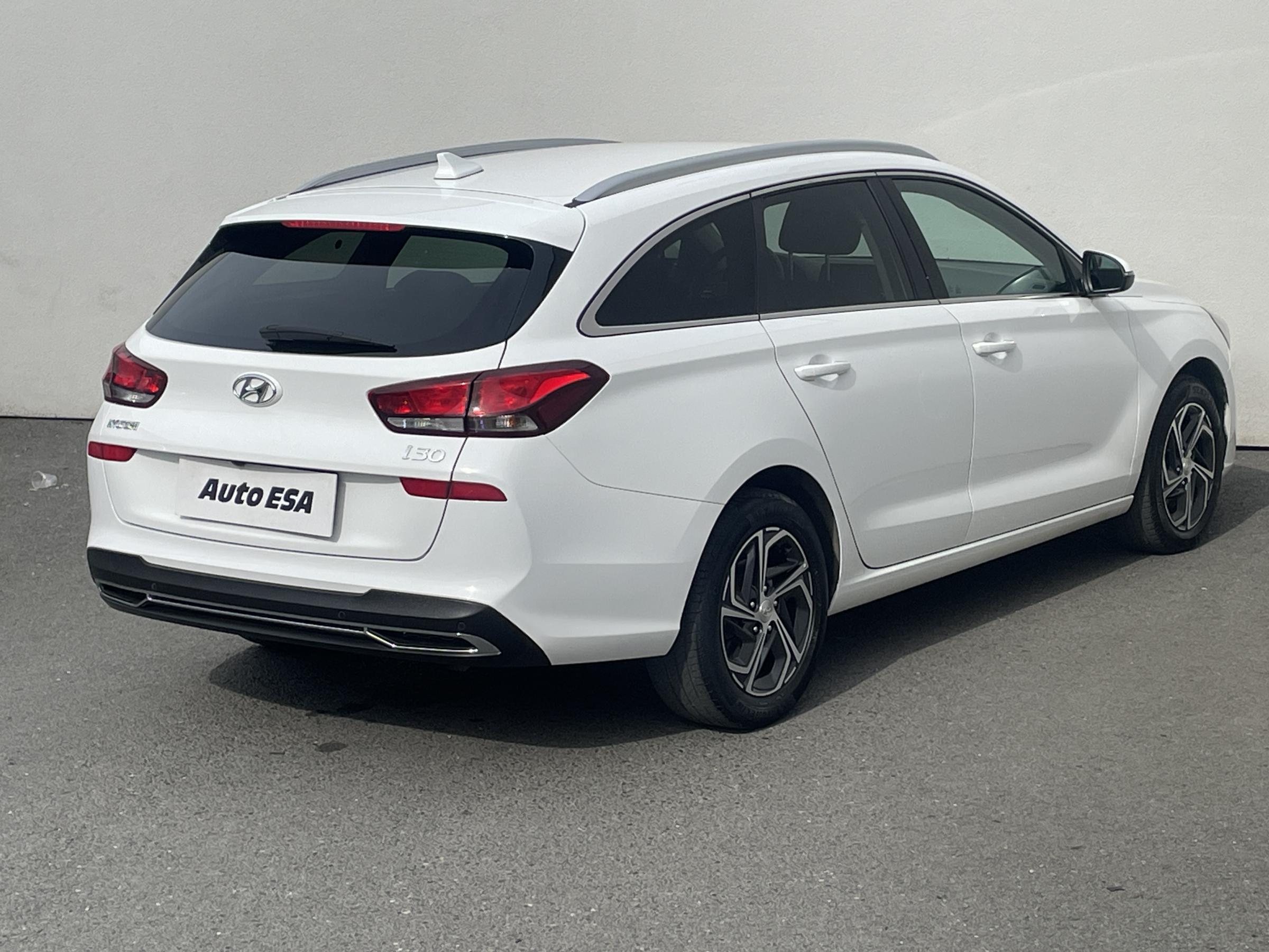 Hyundai i30, 2021 - pohled č. 4