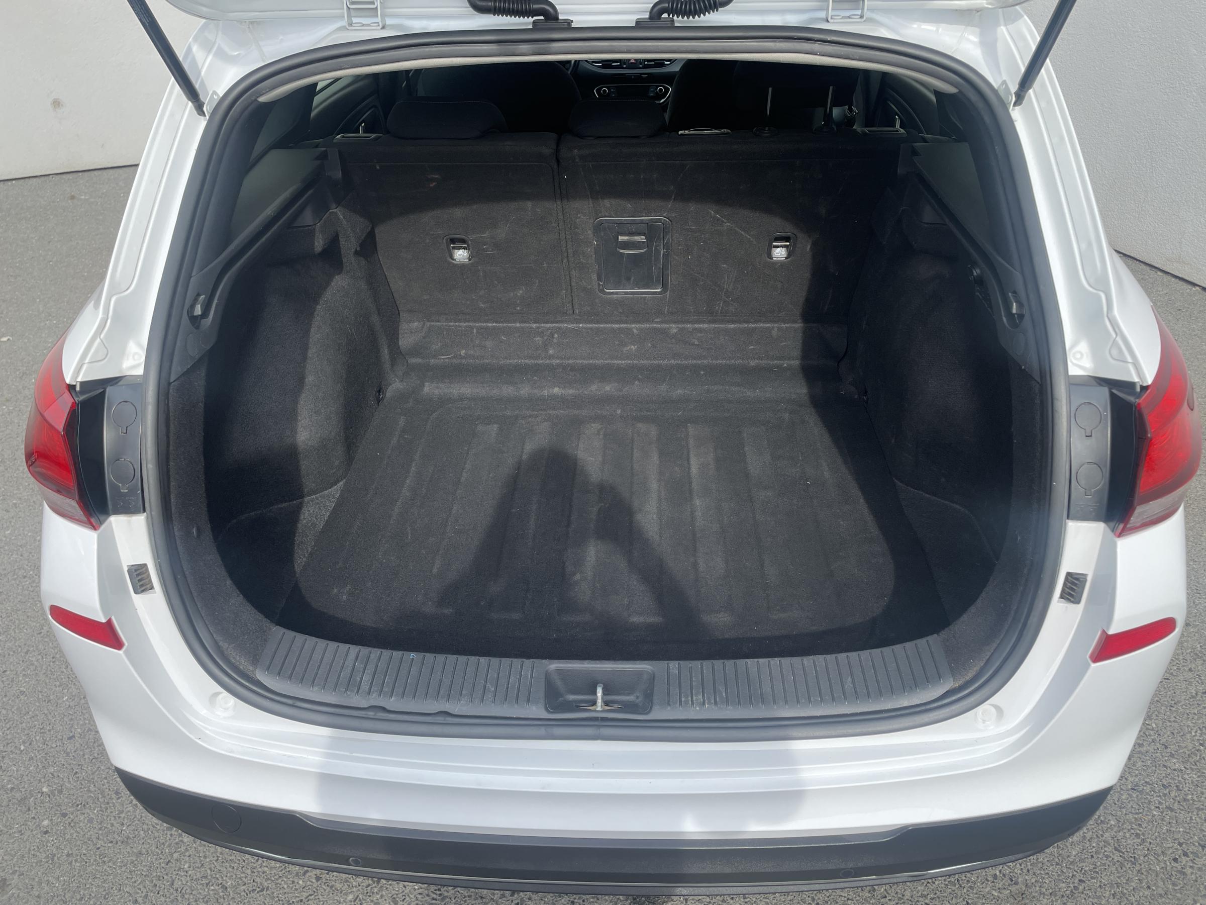 Hyundai i30, 2021 - pohled č. 7