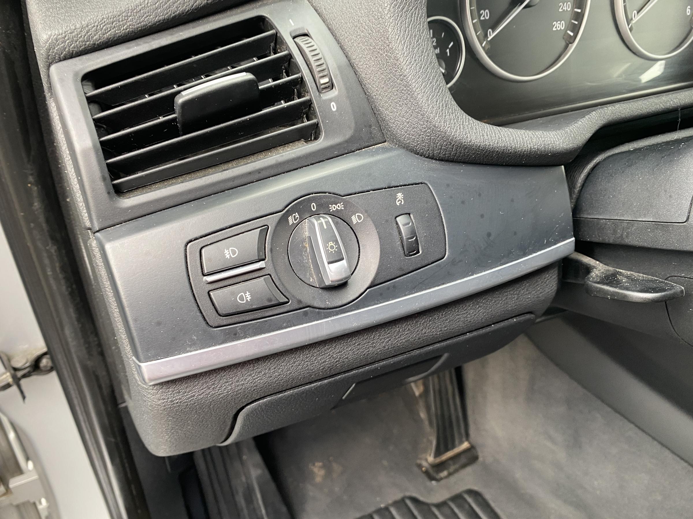 BMW X3, 2011 - pohled č. 15