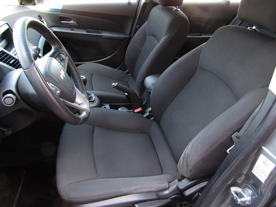 Chevrolet Cruze 1.8i 