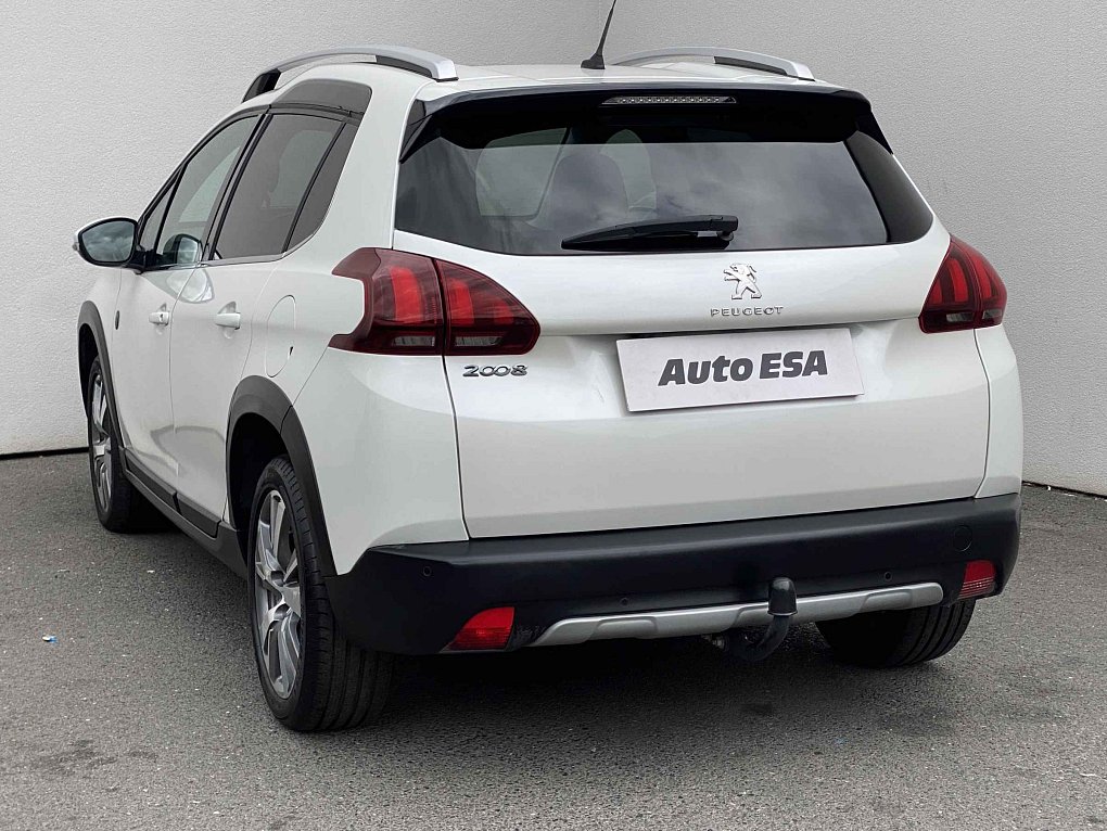 Peugeot 2008 1.2 PT Crossway