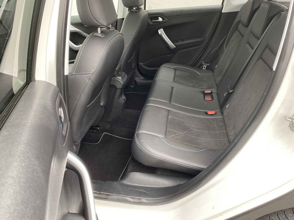 Peugeot 2008 1.2 PT Crossway