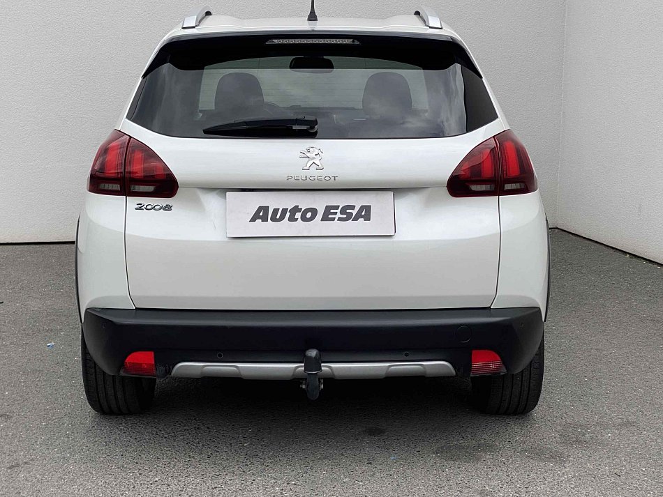 Peugeot 2008 1.2 PT Crossway