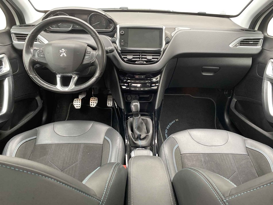Peugeot 2008 1.2 PT Crossway