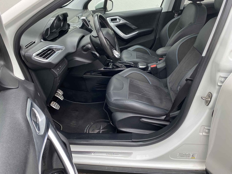 Peugeot 2008 1.2 PT Crossway