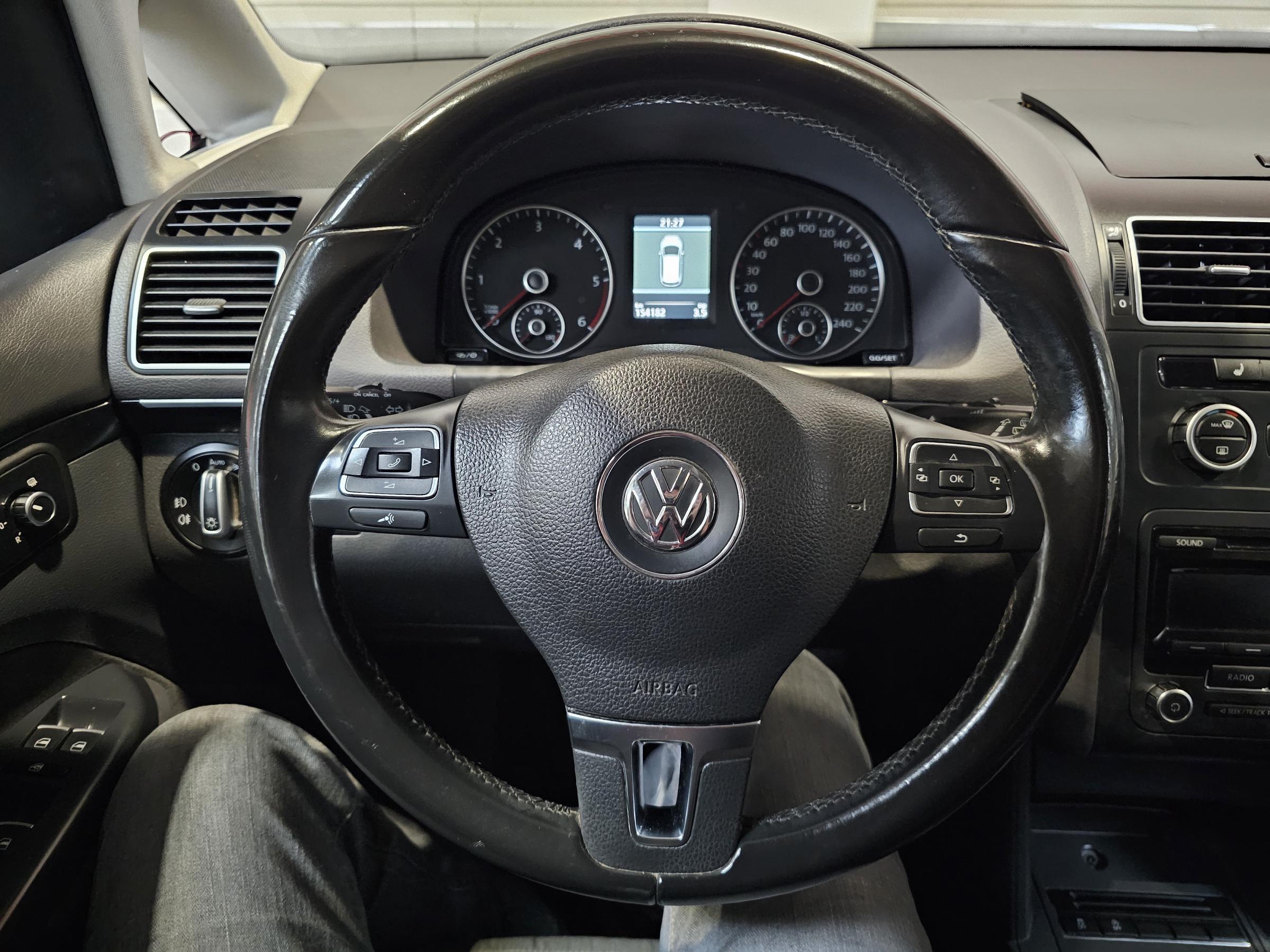 Volkswagen Touran, 2012 - pohled č. 19