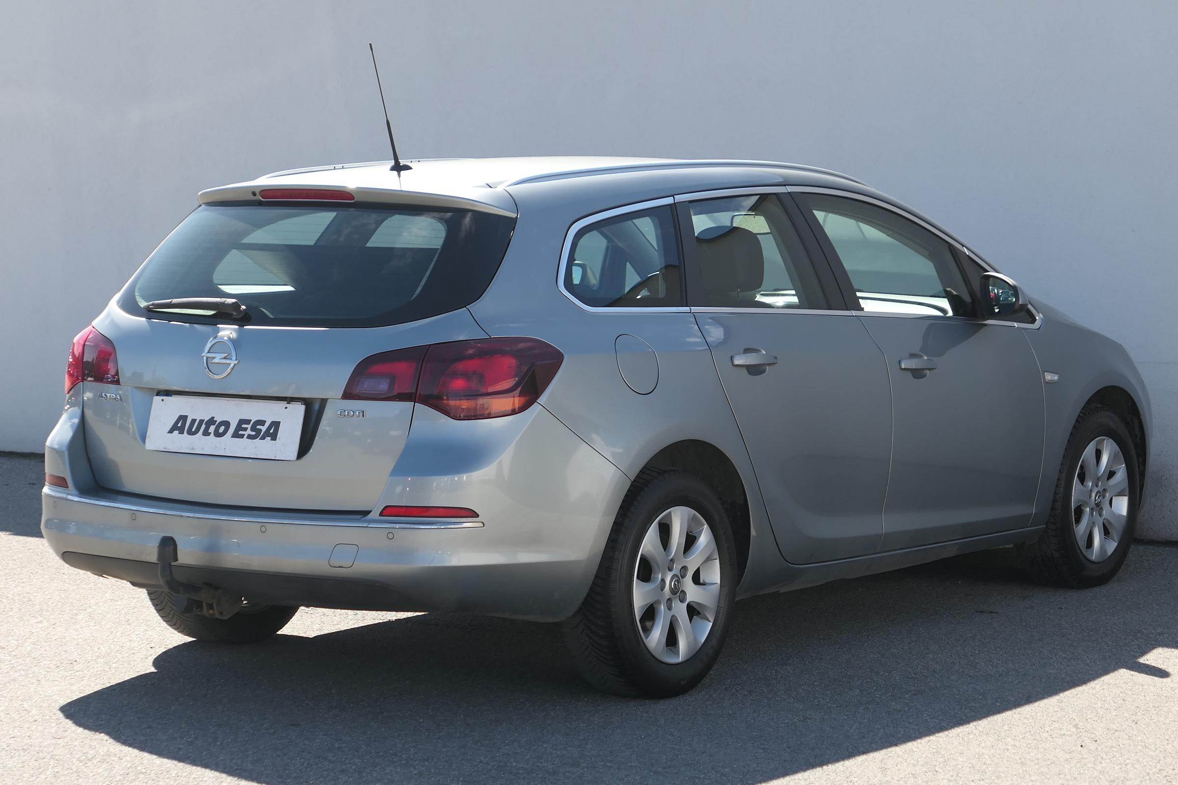 Opel Astra, 2015 - pohled č. 6