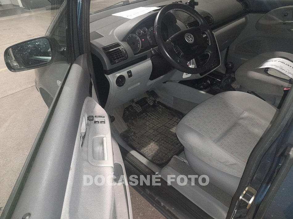 Volkswagen Sharan 2.0i 