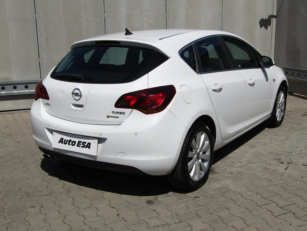 Opel Astra 1.6 T 