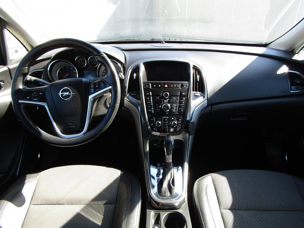 Opel Astra 1.6 T 