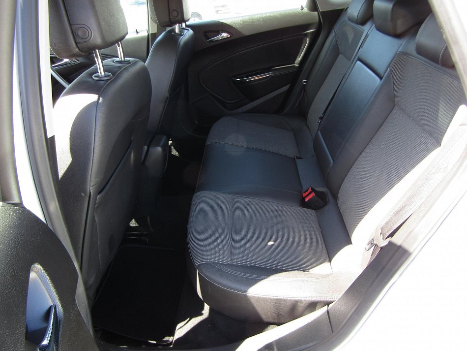 Opel Astra 1.6 T 