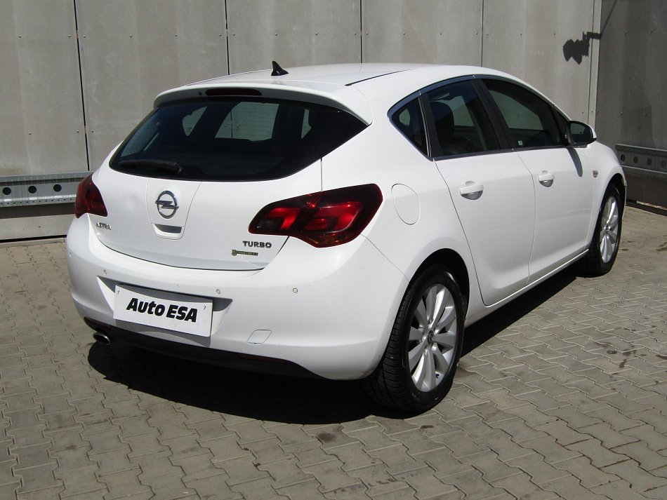 Opel Astra 1.6 T 