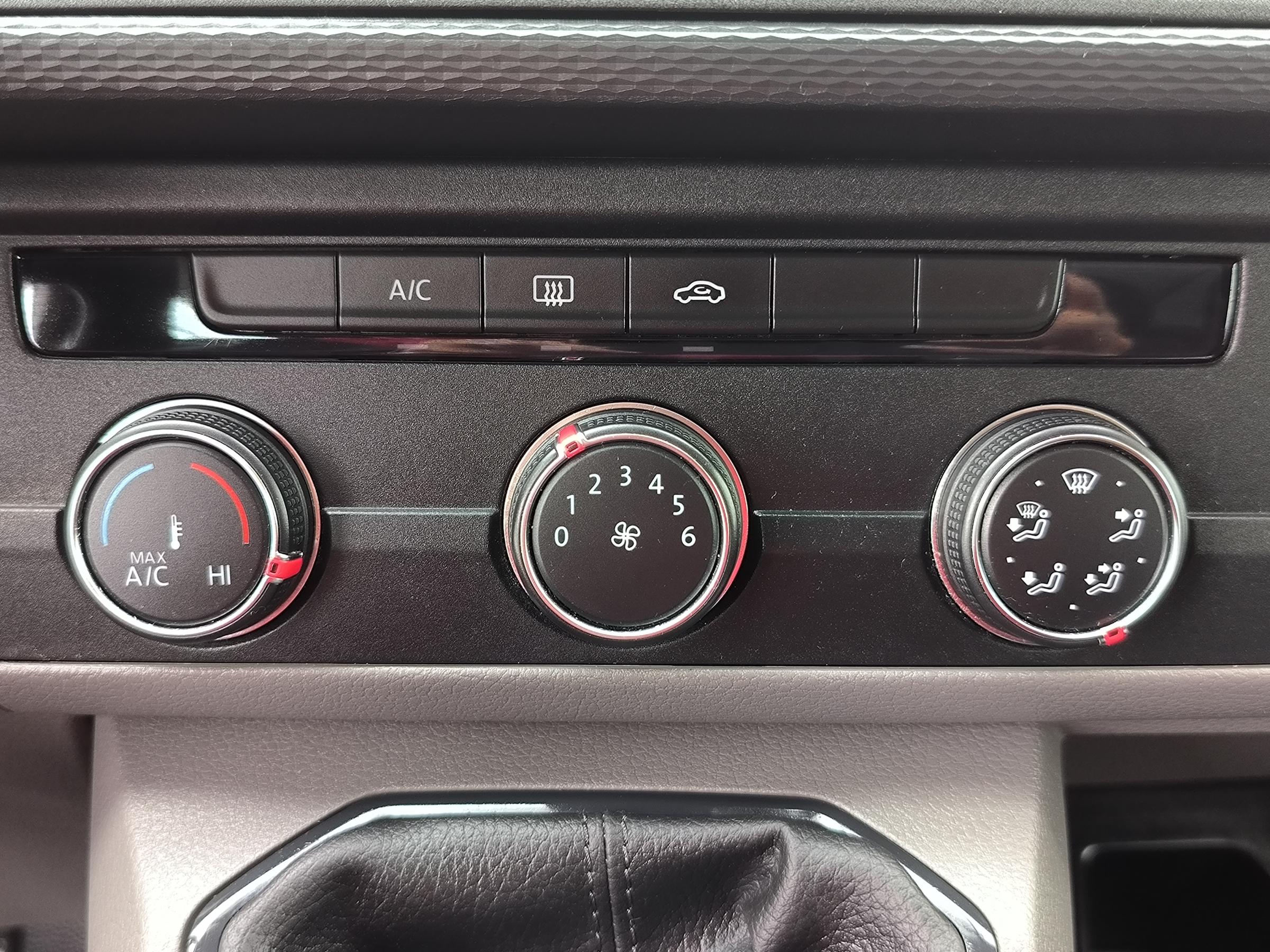 Volkswagen Transporter, 2020 - pohled č. 16