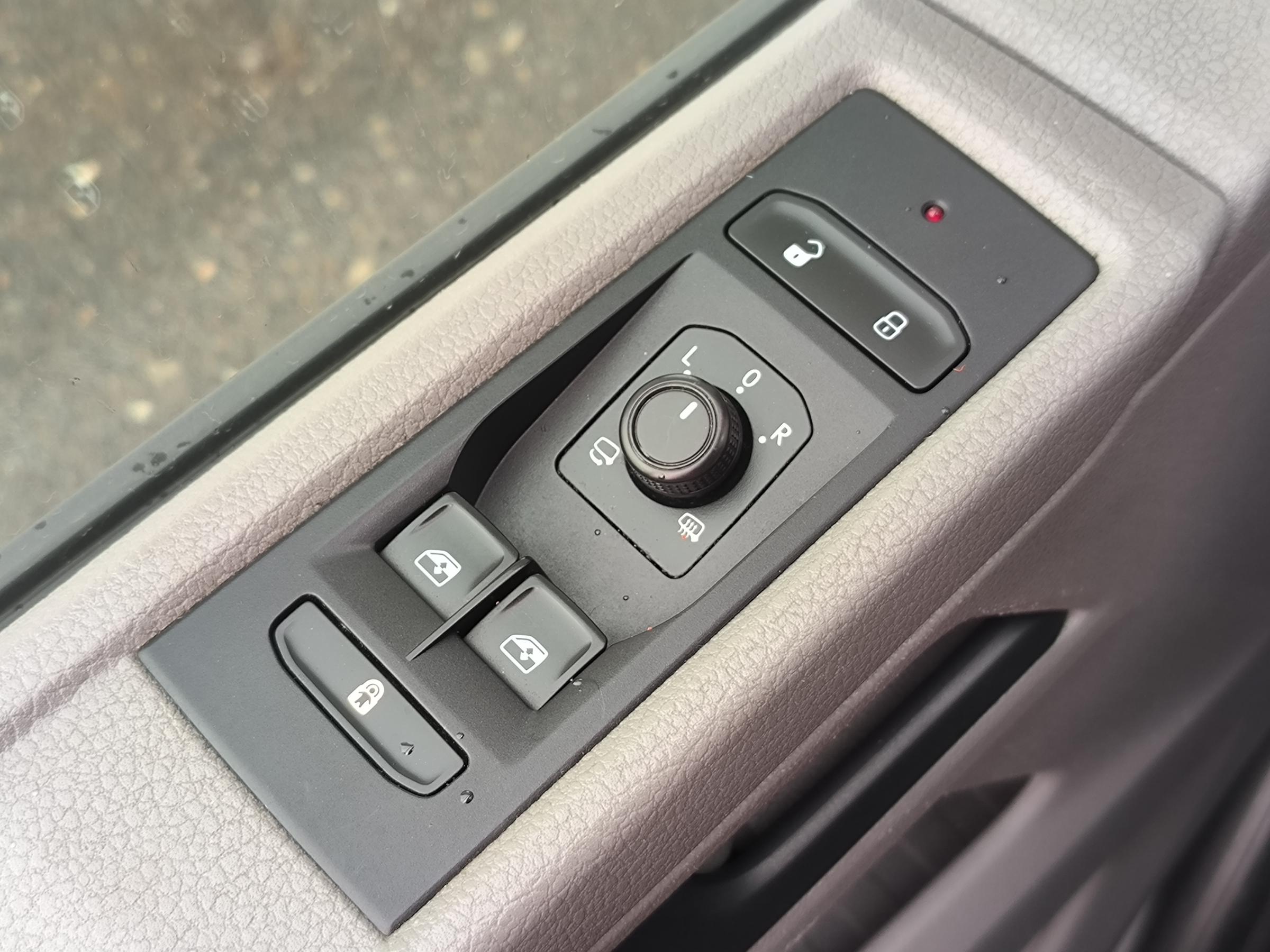 Volkswagen Transporter, 2020 - pohled č. 19