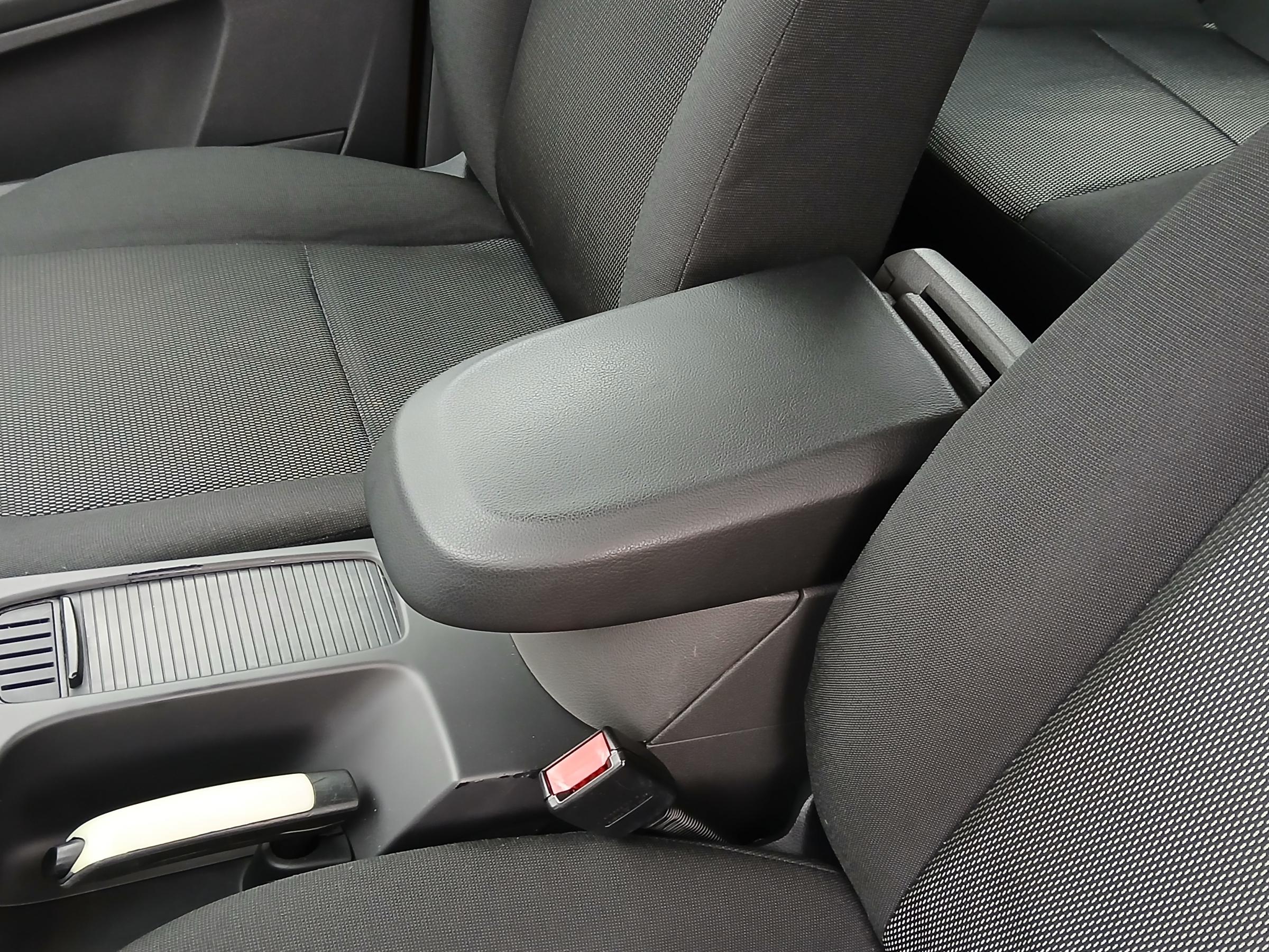 Ford C-MAX, 2010 - pohled č. 16