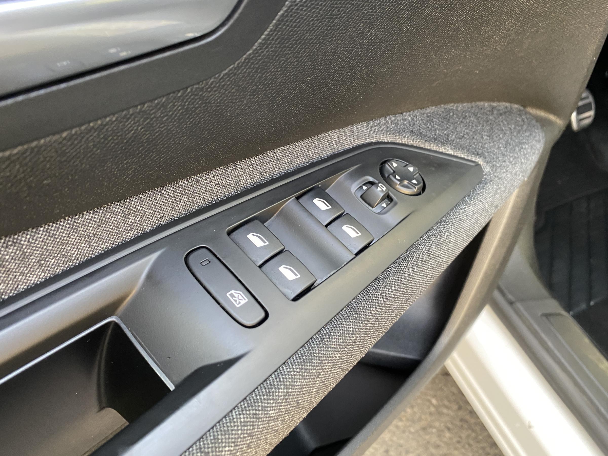 Peugeot 5008, 2018 - pohled č. 13