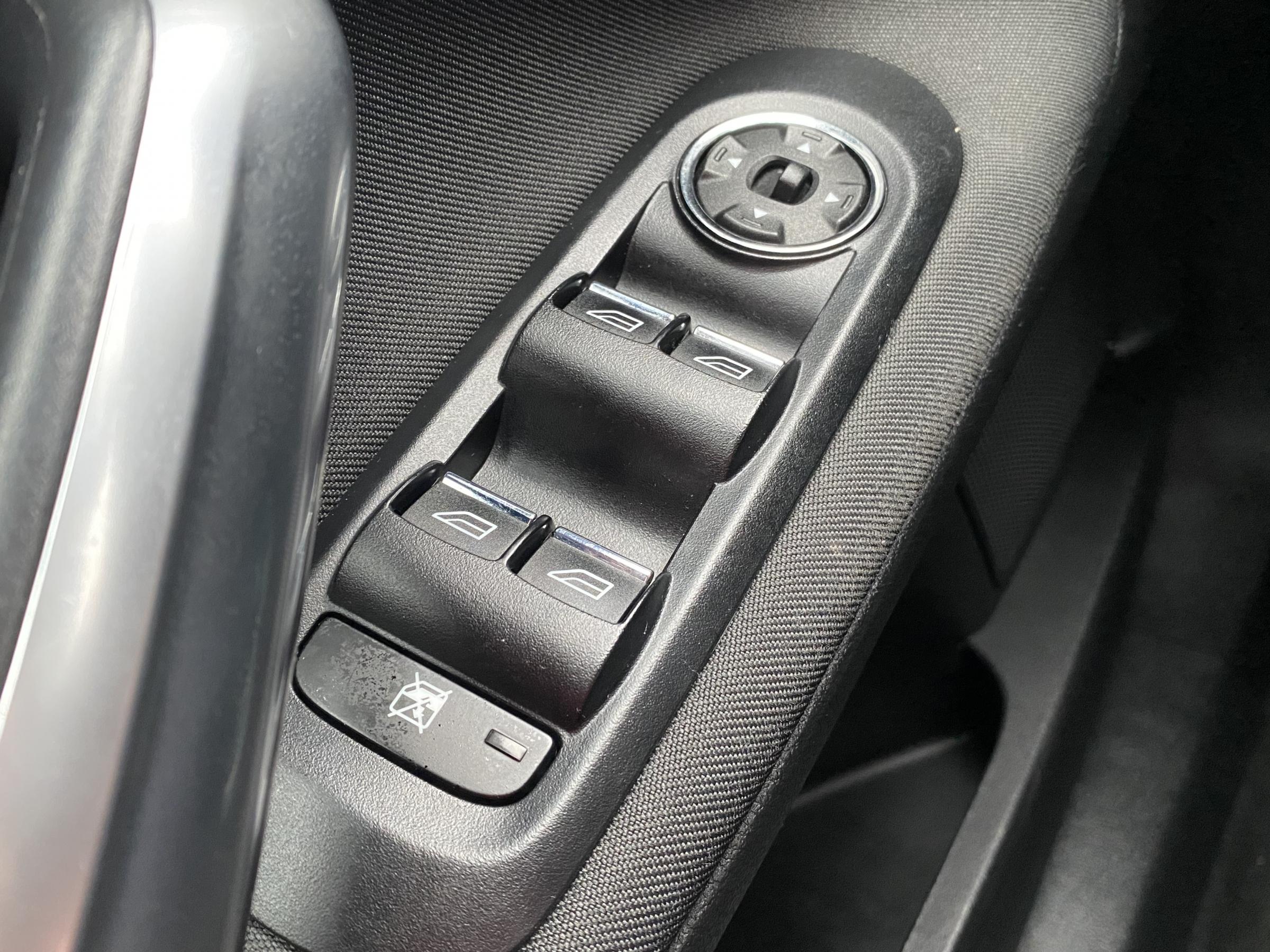 Ford Mondeo, 2013 - pohled č. 11