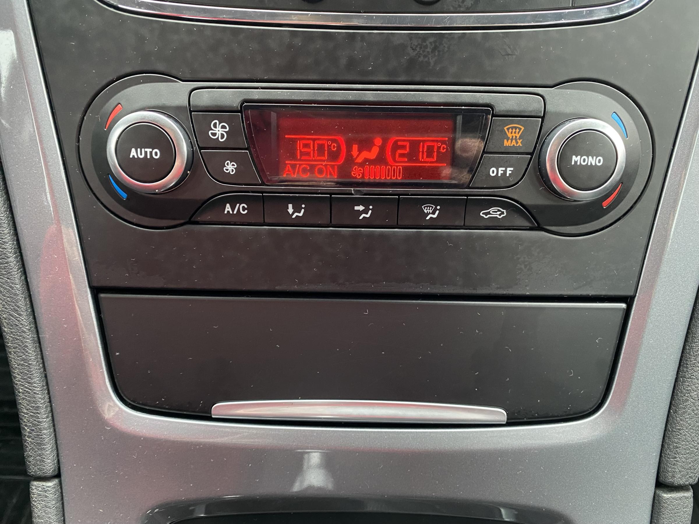 Ford Mondeo, 2013 - pohled č. 14