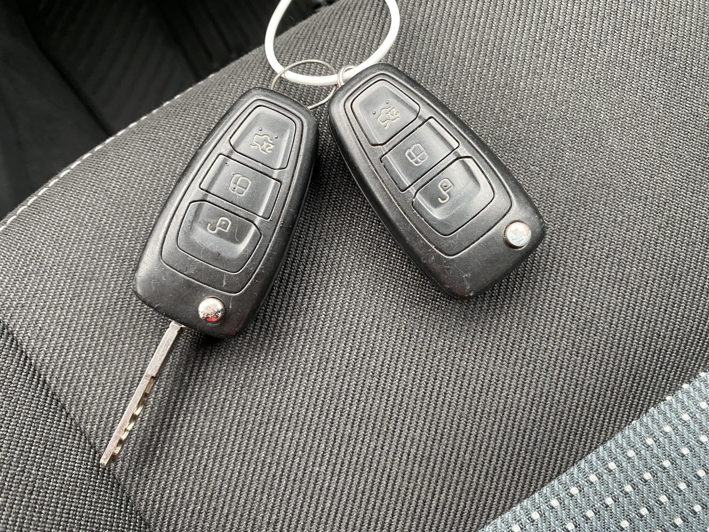 Ford Mondeo, 2013 - pohled č. 15