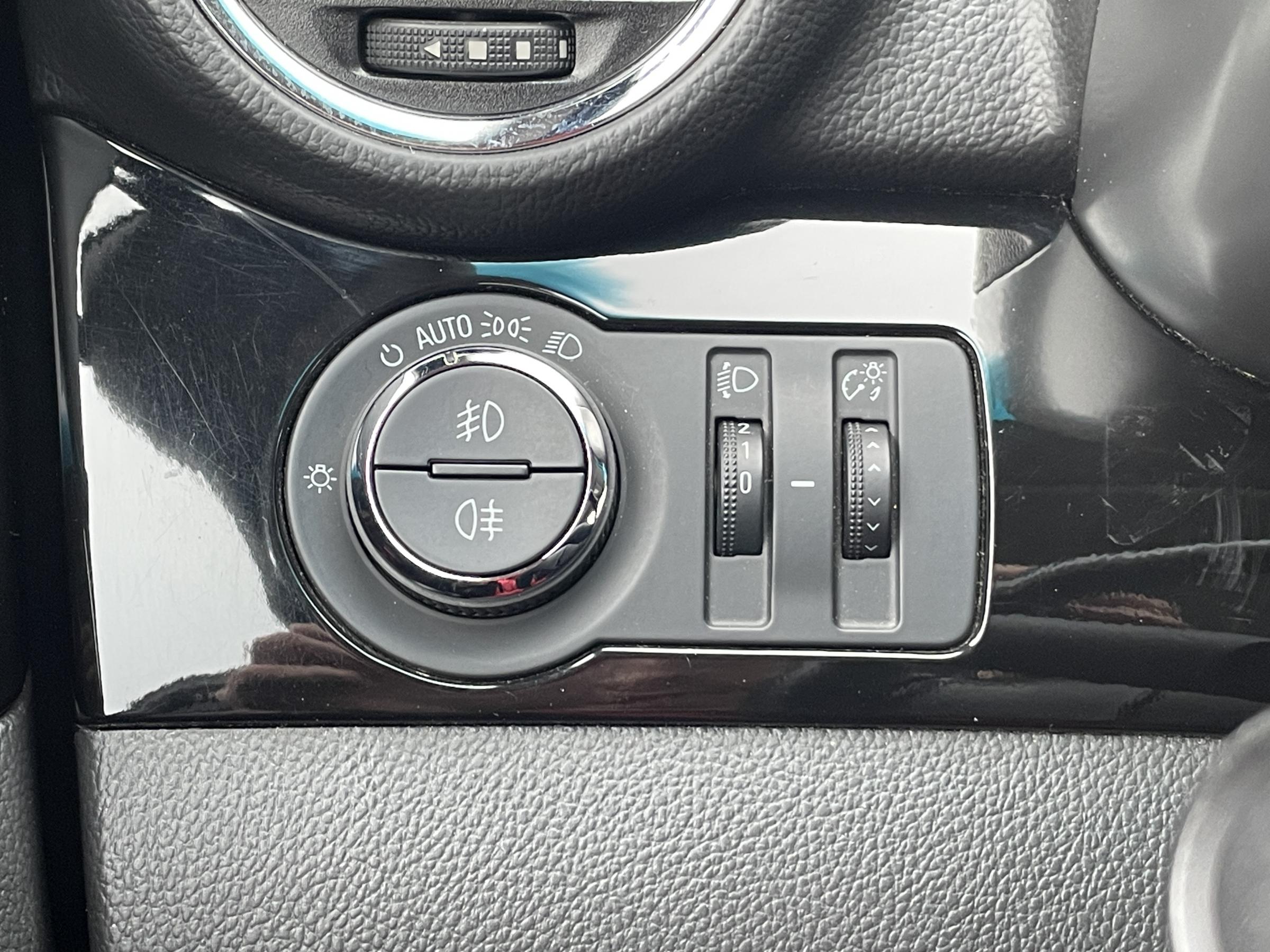 Chevrolet Orlando, 2011 - pohled č. 22