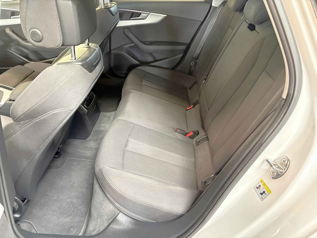 Audi A4 3.0 TDi S-line